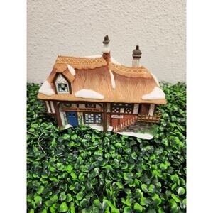 Dept 56 Aldeburgh Music Box Shop Dickens Heritage Village Christmas Works 1999